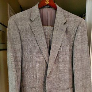 Suit:Made in Italy 100% Merino Wool Gray Prince of Wales Plaid 38